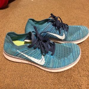 Nike free RN FLYNIT size 9