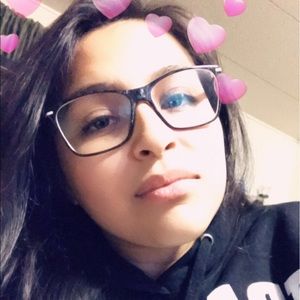 Meet your Posher, Karina