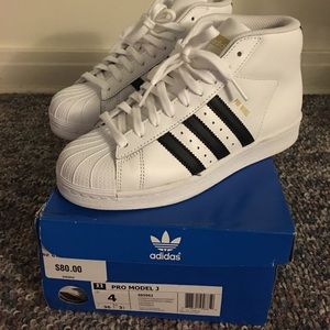 Excellent condition Adidas pro model 3 size 4