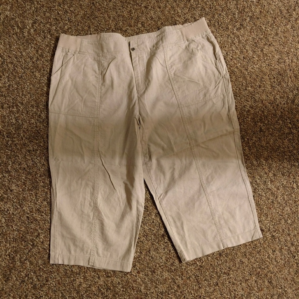Plus size tan capris