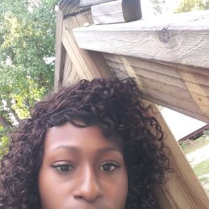 Meet your Posher, April