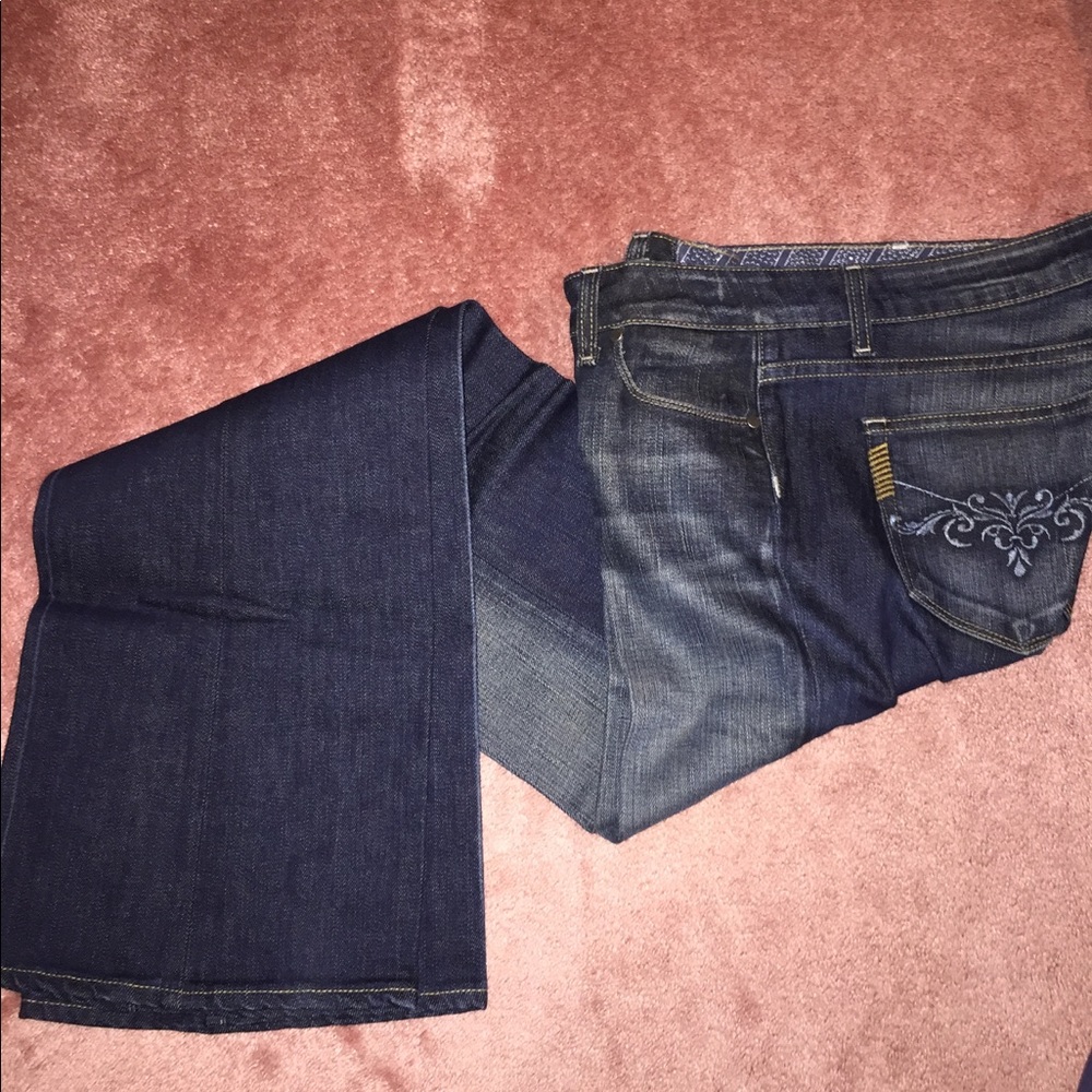 Never worn but does not have tags