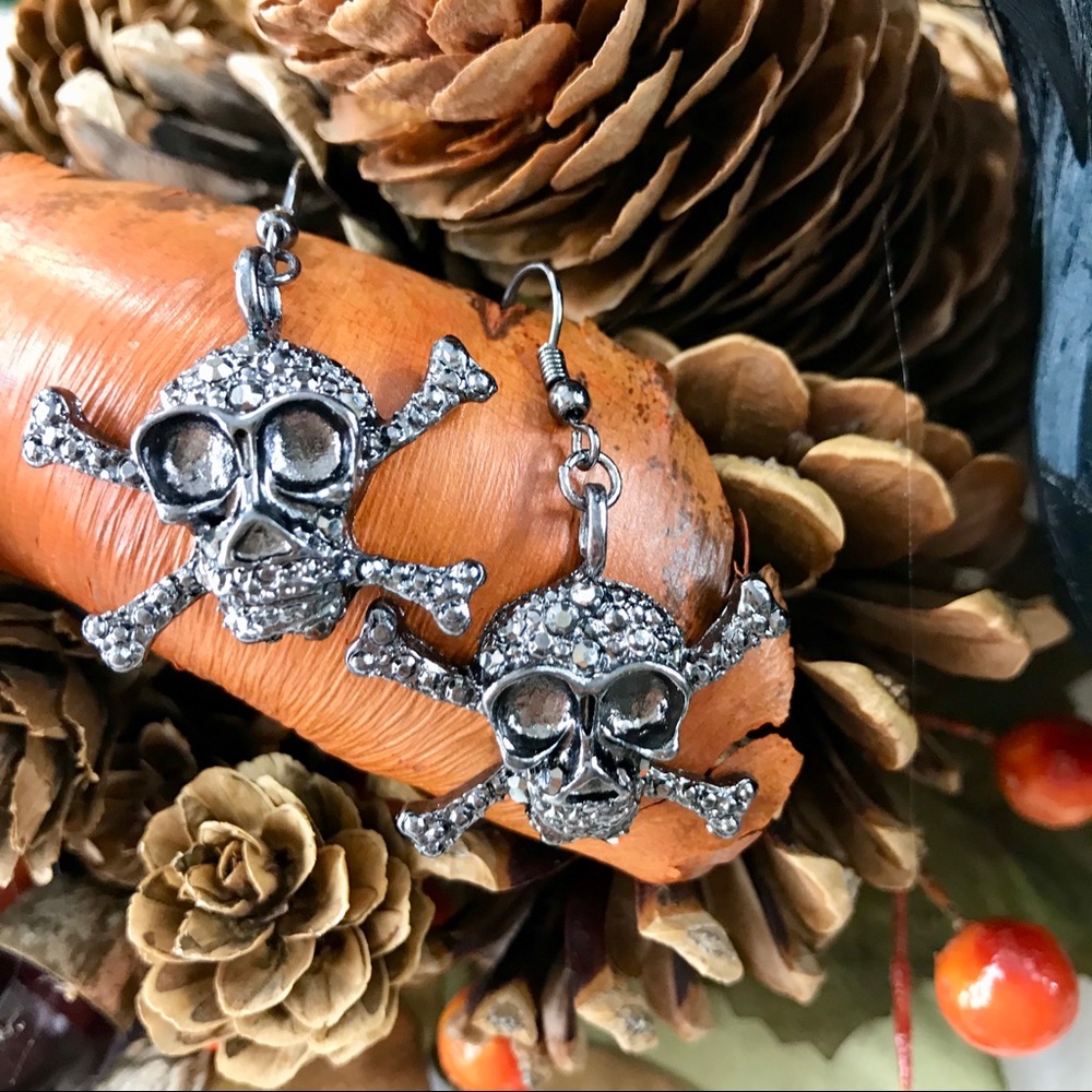 💰Crystal Embellished Skull Head Dangle Earrings