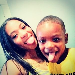 Meet your Posher, Lexis