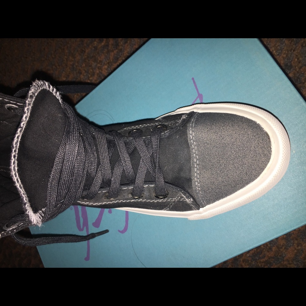 New blowfish retro looking mid tops