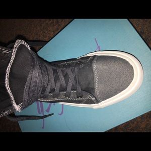 New blowfish retro looking mid tops