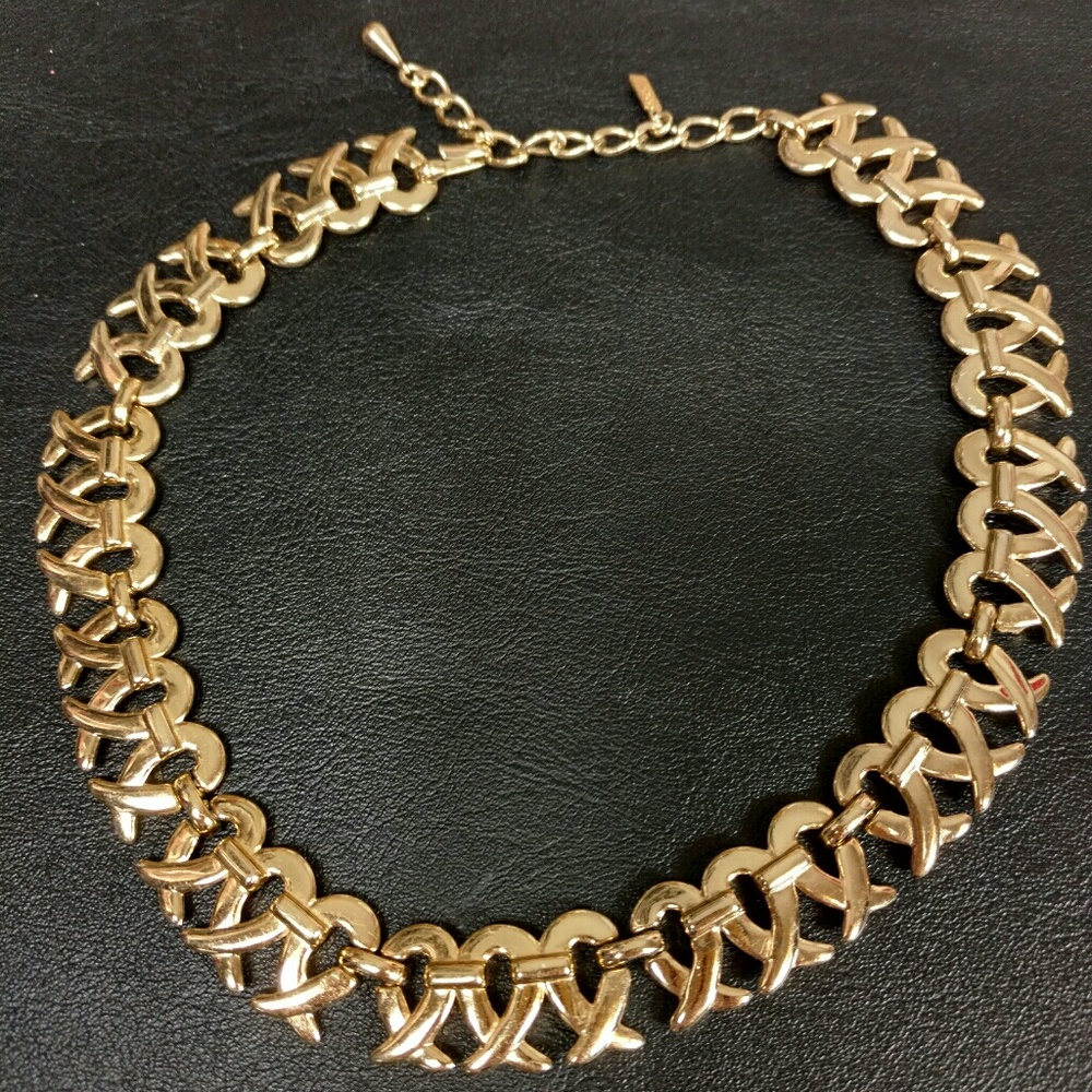 Vintage Monet chunky gold tone choker
