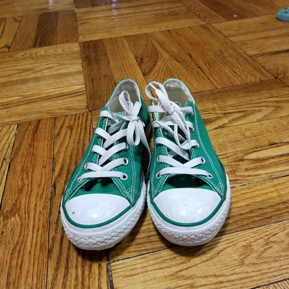 Green all-star converse low top youth size 3