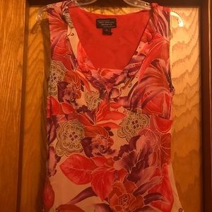 Sleeveless floral blouse * size L *