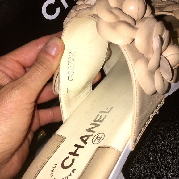 💋SOLD💋Chanel beige Camilla flower mules - Picture 7 of 8