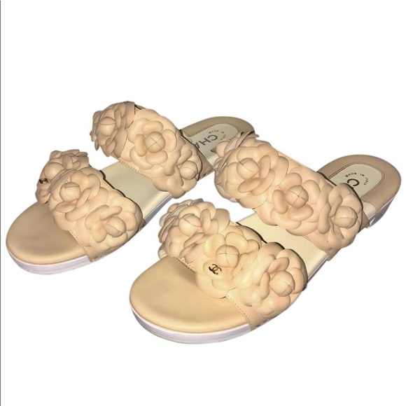 💋SOLD💋Chanel beige Camilla flower mules - Picture 2 of 8