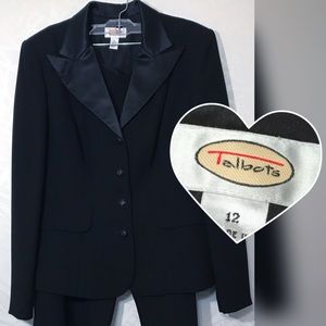 Fantastic Black 2-Piece Pants Suit Silk Trim