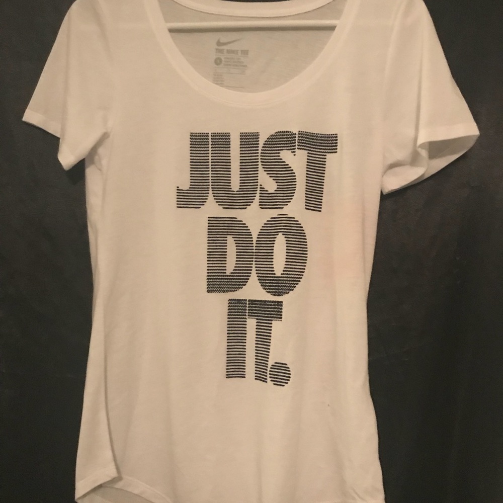 Nike t-shirt brand new with tags