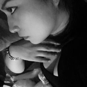 Meet your Posher, Roxana