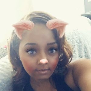 Meet your Posher, Evita