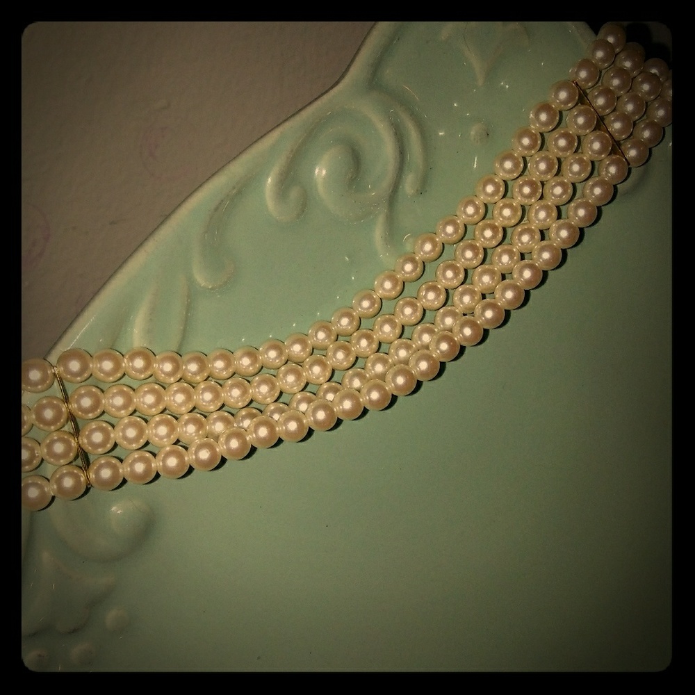 Pearl Chocker..