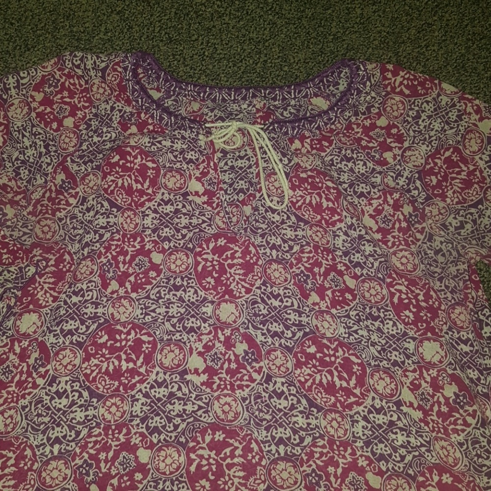Beautiful tunic - Picture 2 of 2