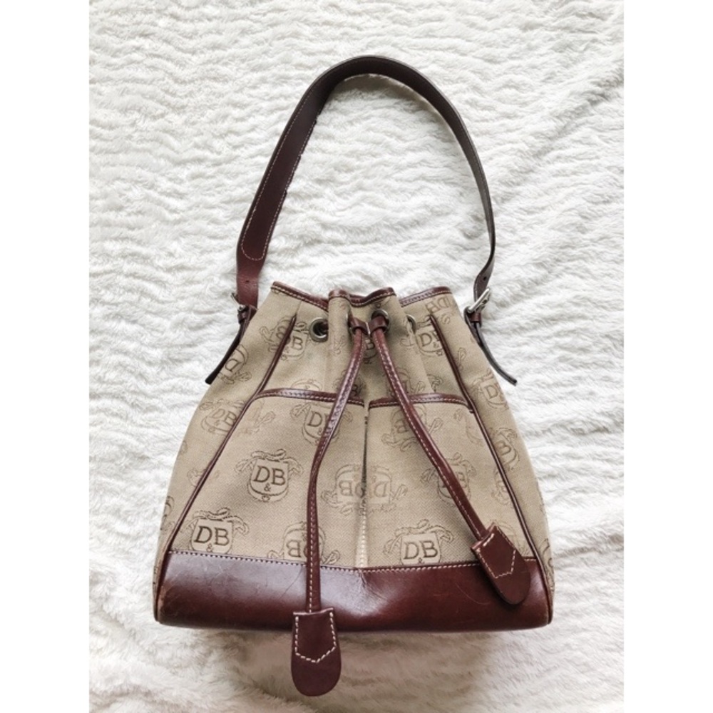 DOONEY & BOURKE SIGNATURE BUCKET TOTE