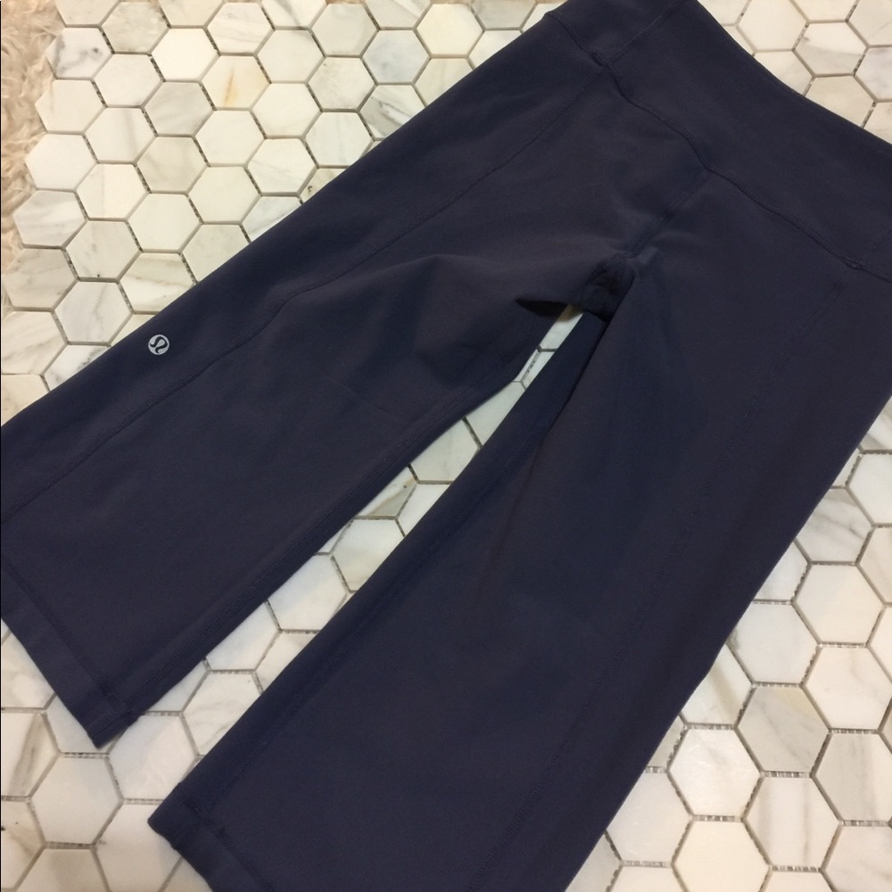 SALE🎉Lululemon crop reversible pants.