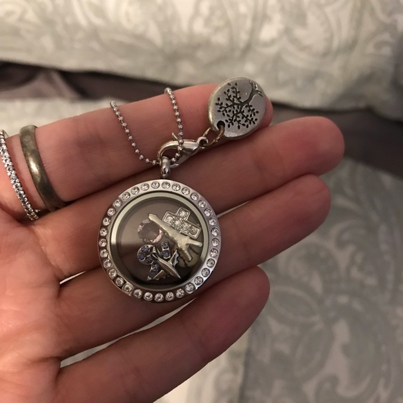 Origami owl necklace with charms - Picture 2 of 4