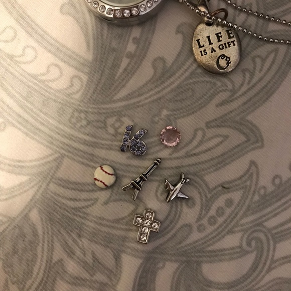 Origami owl necklace with charms - Picture 4 of 4