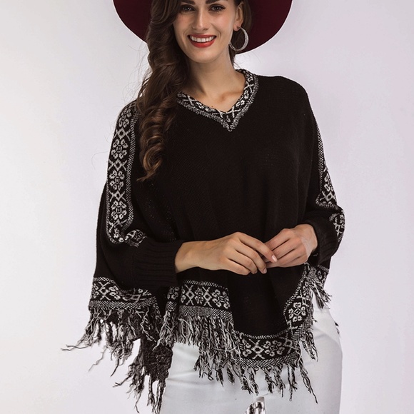 Womens Cozy Fringe Poncho One Size - Picture 2 of 8