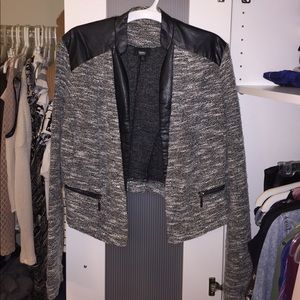 *MOVING SALE* Stylish tweed patterned blazer