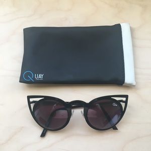 💰SOLD💰 QUAY Invader Sunglasses in black