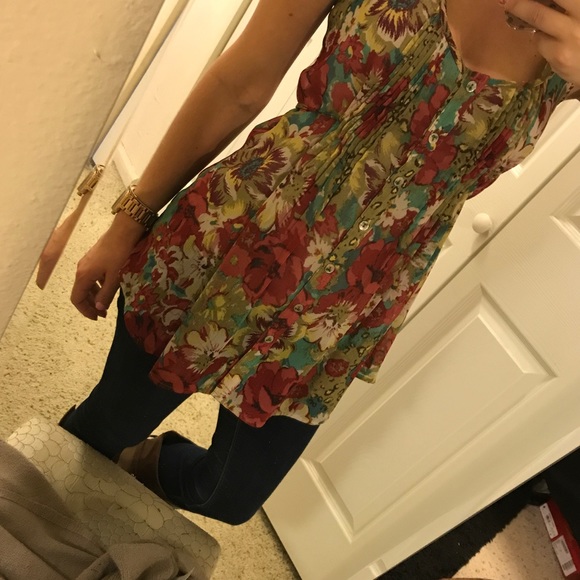 American Rag Floral Tunic - Picture 5 of 5