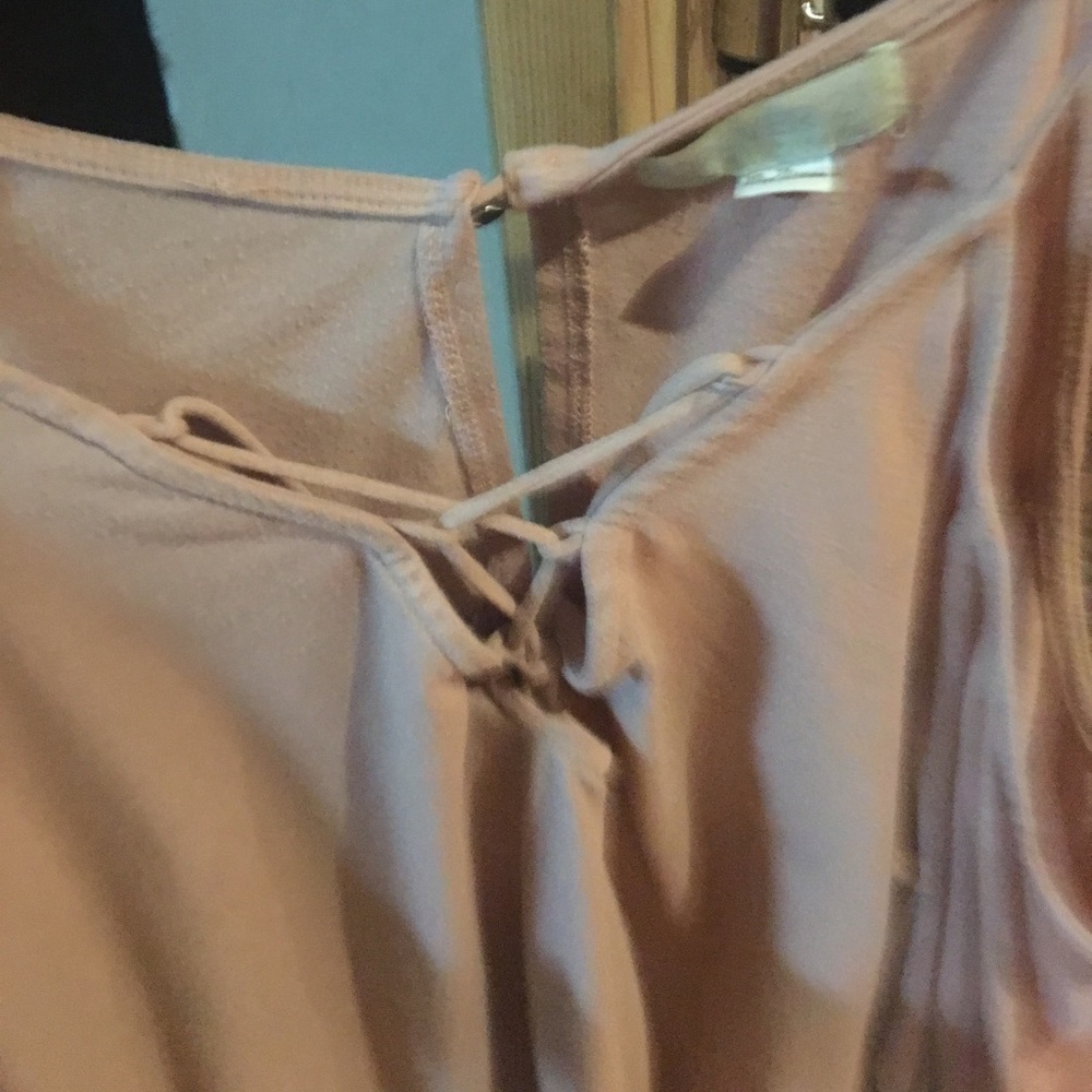 Pink tank top cross opening on chest