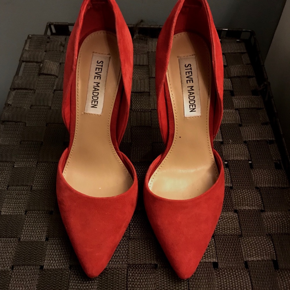 Steve Madden Red Varcityy Pumps