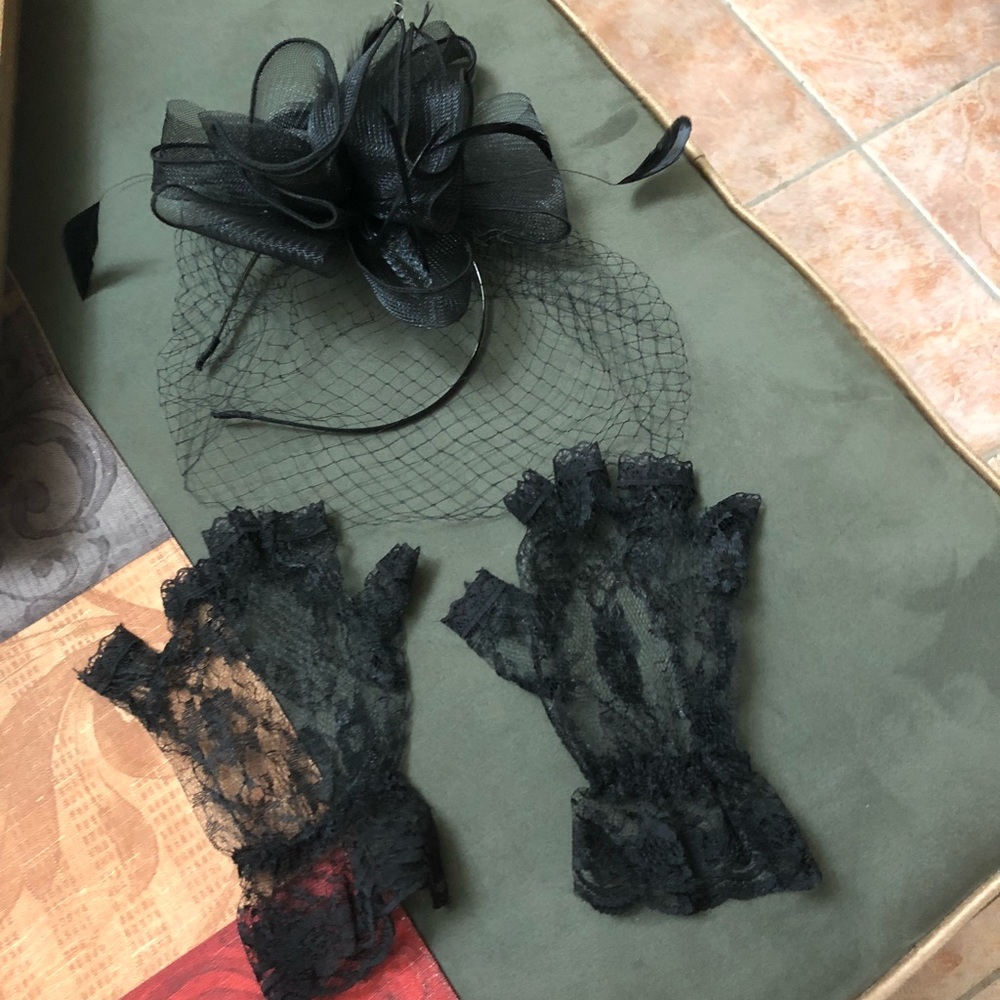 Pair of floral laced gloves with hair accessory