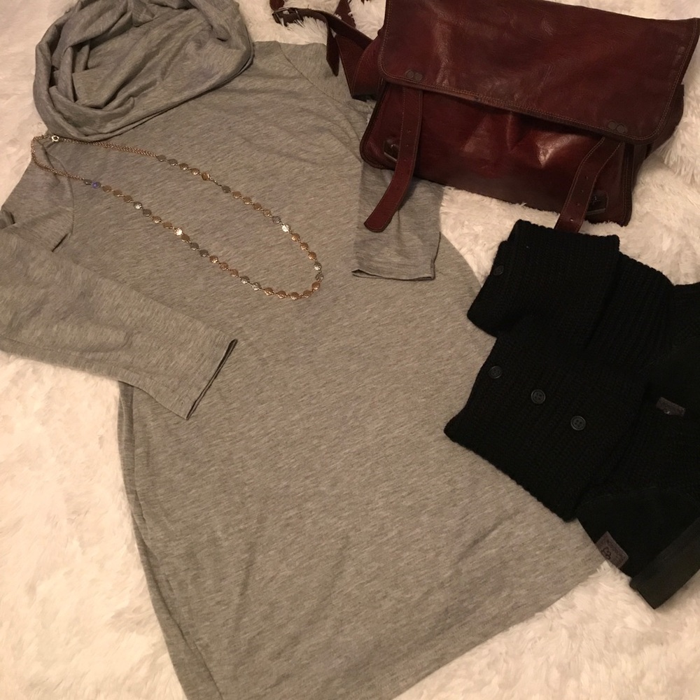 Grey oversized long-sleeve T with turtleneck