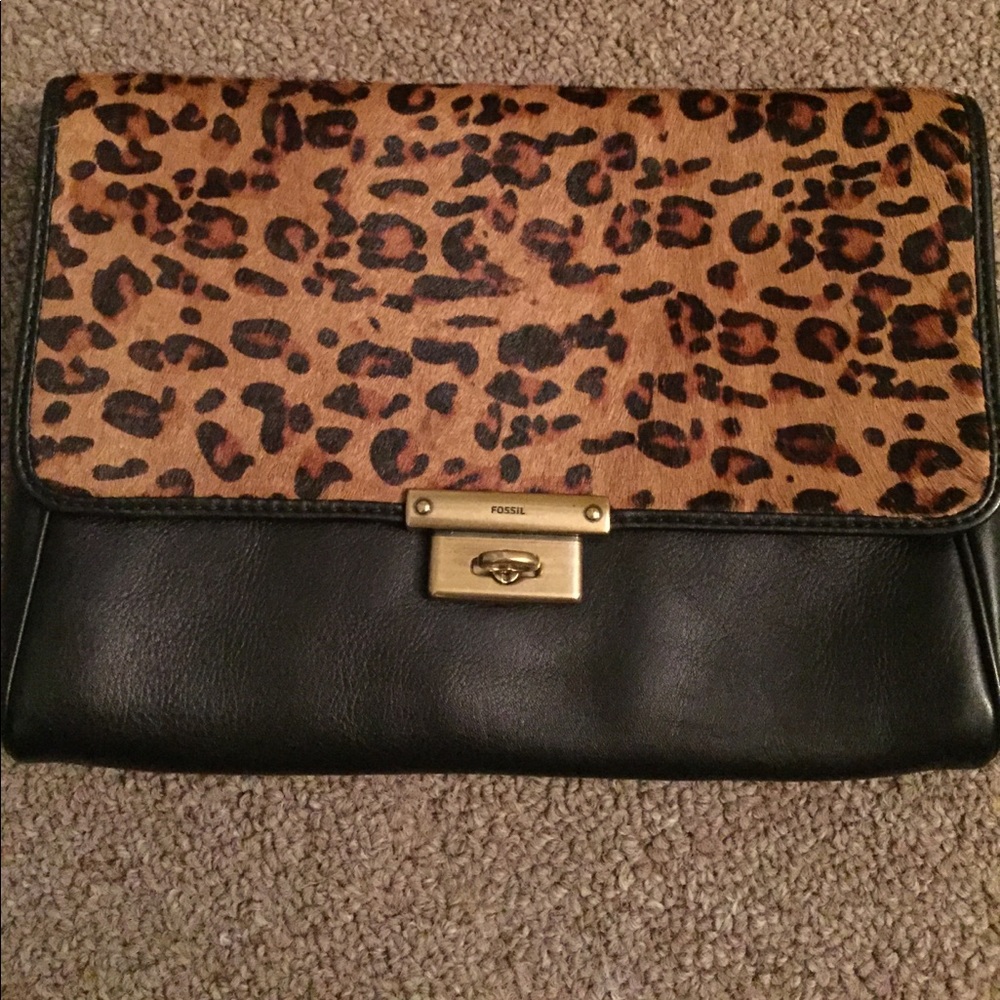 Leopard pattern leather clutch