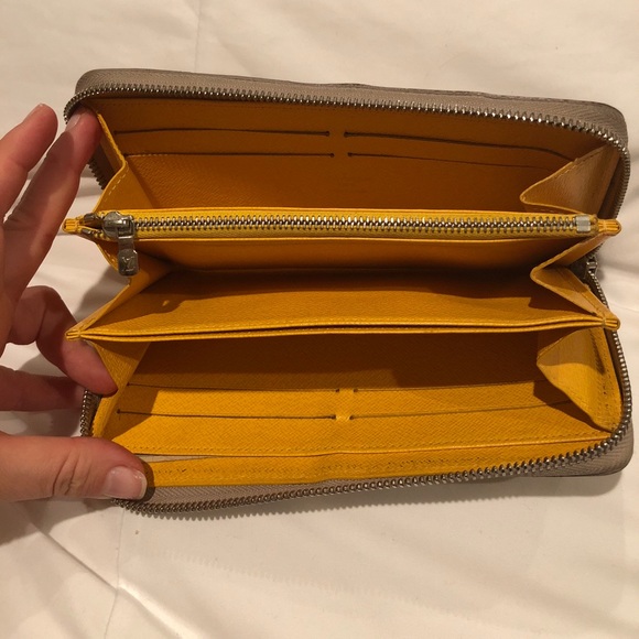 Louis Vuitton wallet - Picture 2 of 4