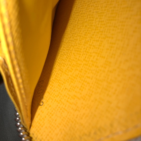 Louis Vuitton wallet - Picture 4 of 4