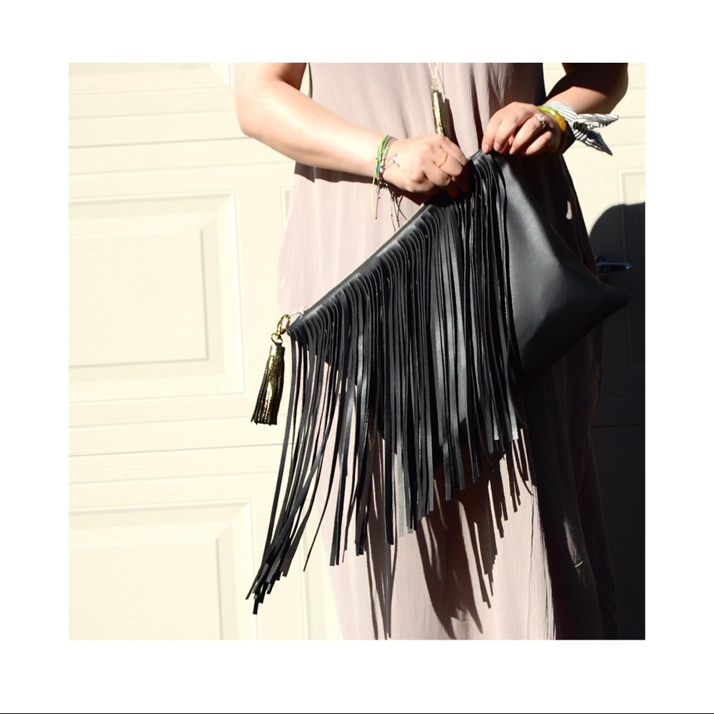 THE GWENN Fringe Clutch
