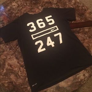 🏁Nike boys athletic cut Dri-fit tee