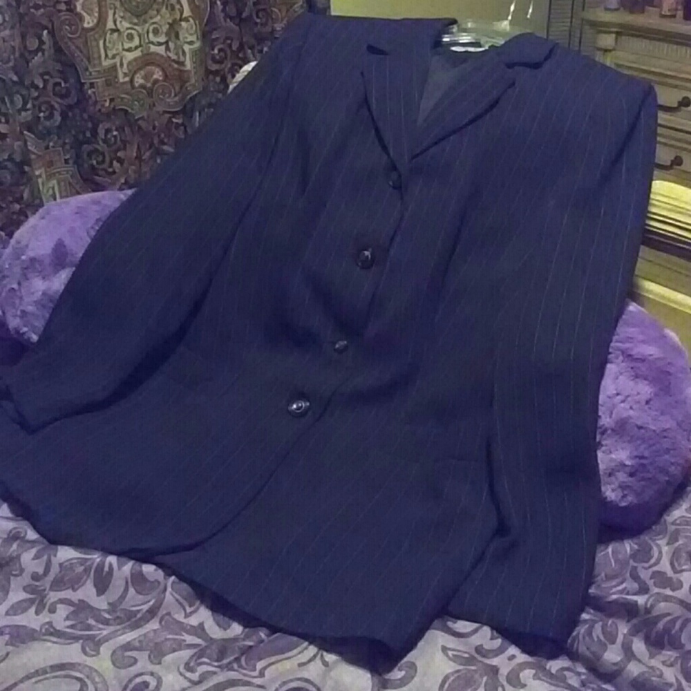 🔥🔥Emily Black/White Pinstripe Jacket Size 16W🔥