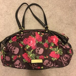 Betsey Johnson Skulls and Roses purse ❤️