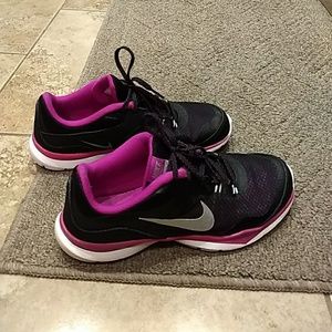 Women's Nike shoes. Worn, still in great condition