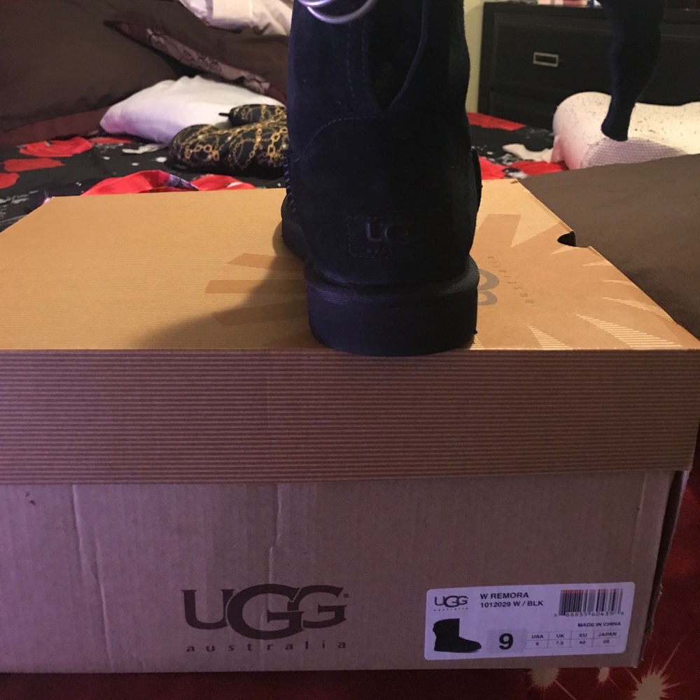 Black uggs(new)