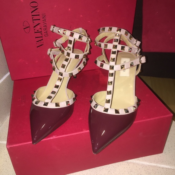 🚫SOLD🚫BNWT Valentino rockstud burgundy 37.5 - Picture 1 of 8