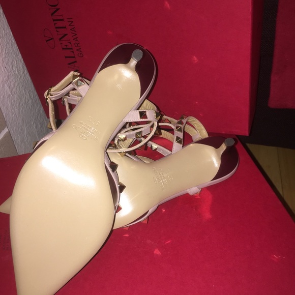 🚫SOLD🚫BNWT Valentino rockstud burgundy 37.5 - Picture 7 of 8