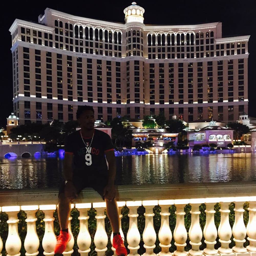 Meet your Posher, Tee