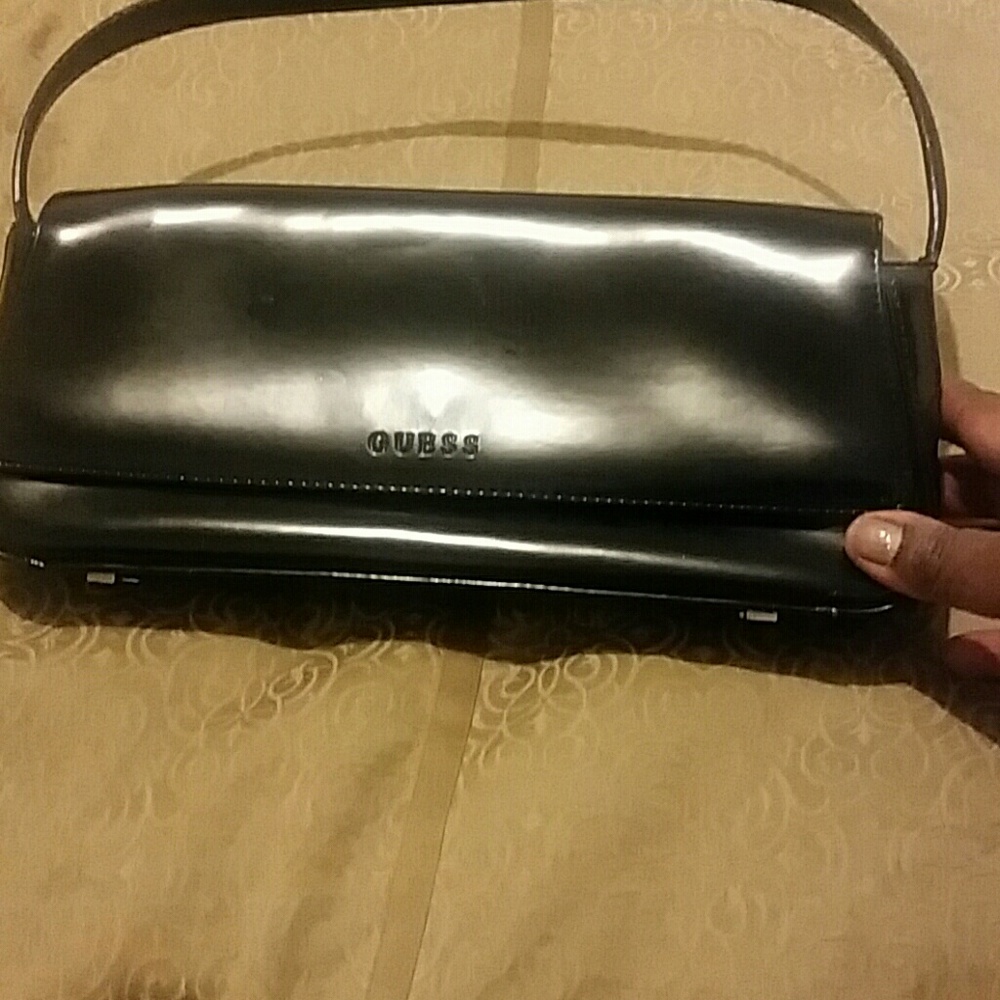 Guess clutch