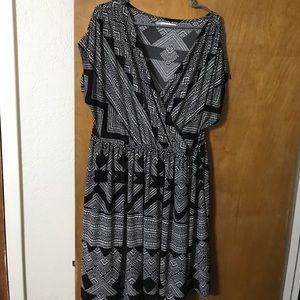 B&W printed dress! PLUS SIZE