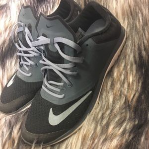 Nike FS Lite tennis shoes