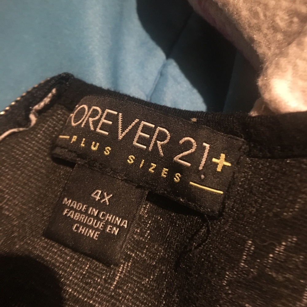 Forever 21 floral black and white tank top