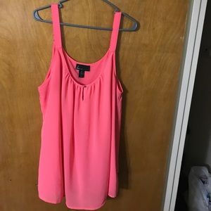 Hot Pink flowy tank! Adjustable straps!